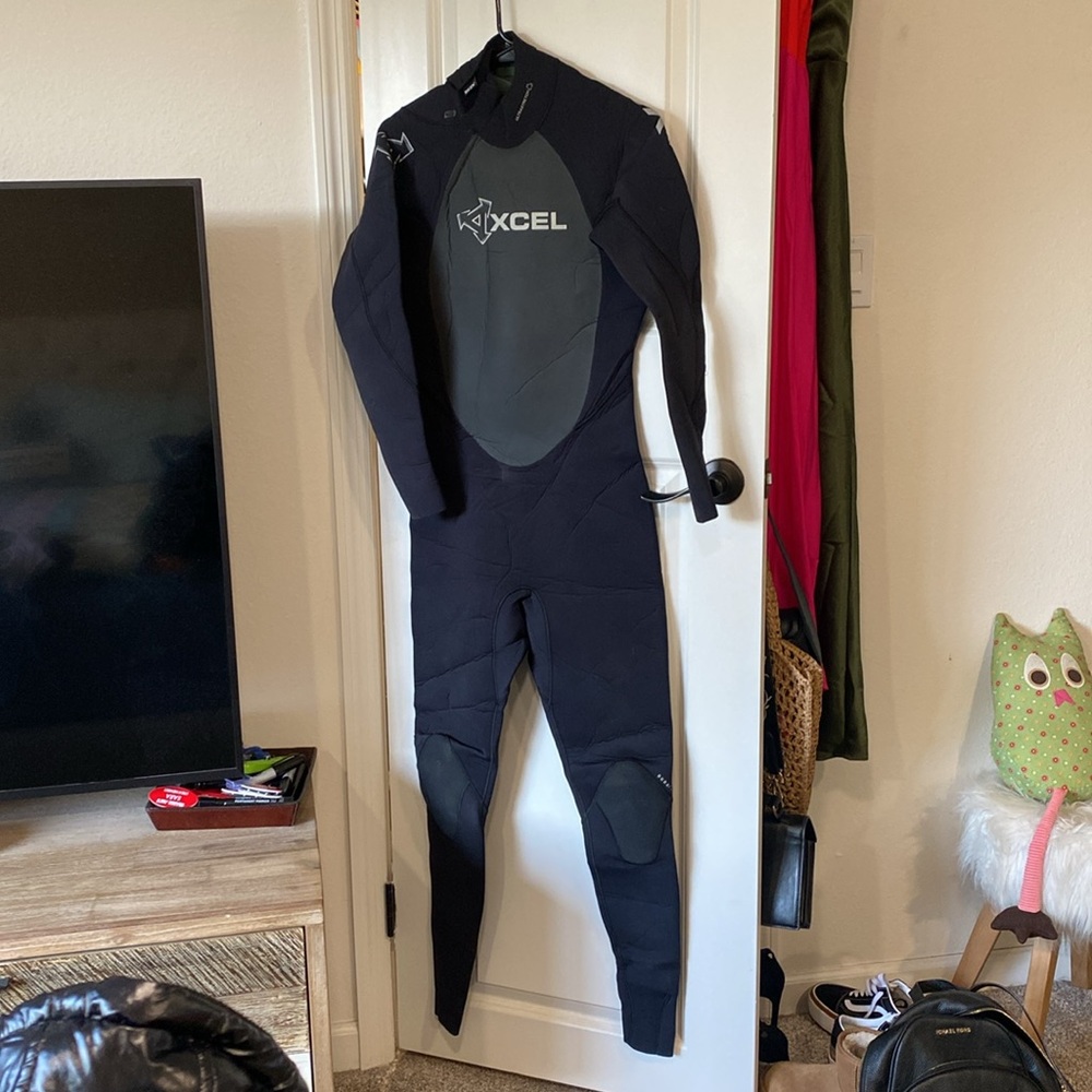 🌼 XCEL Black Wetsuit
